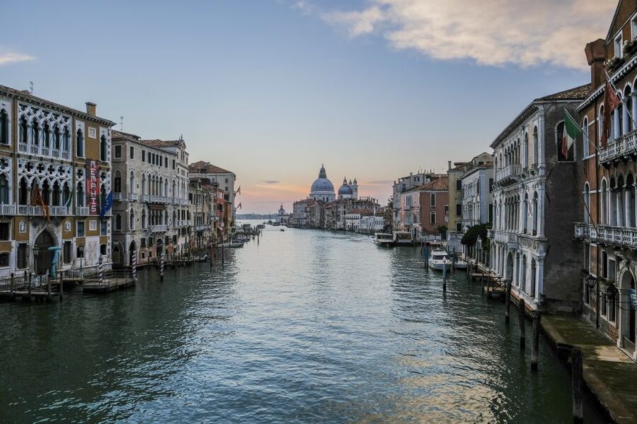 Venice: 2-Hour Private Photo Walk - Booking details that affect your plans