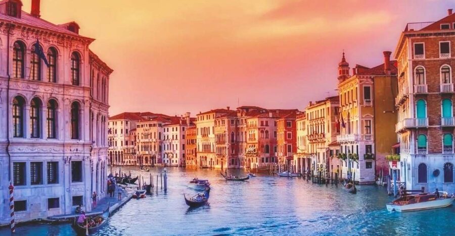 Venice: 30 min Gondola Ride on the Grand Canal with Guide - Peggy Guggenheim and the Accademia Bridge