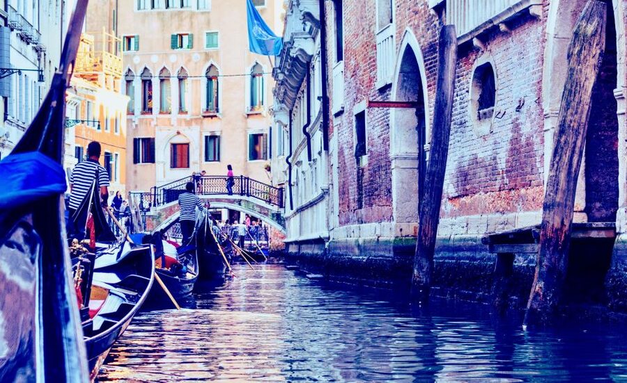 Venice: 30-Minute Gondola Ride on Grand Canal with Serenade - Key points to know before booking