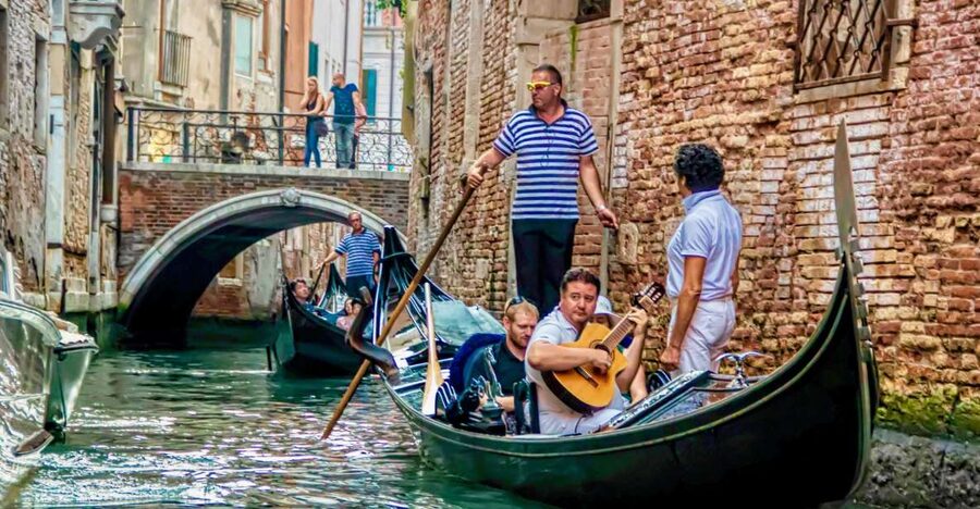 Venice: 30-Minute Gondola Ride on Grand Canal with Serenade - Santa Maria della Salute and the first canal views