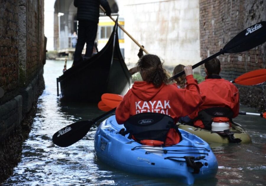 Venice: 60' Quick Kayak Tour of Venice with guide - The first few minutes: equipment and safety
