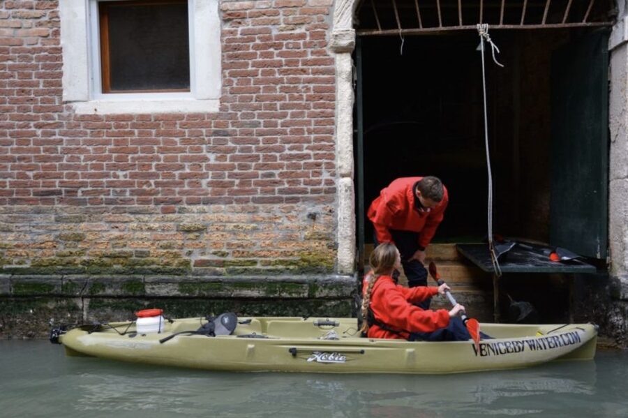 Venice: 60' Quick Kayak Tour of Venice with guide - A calm and low-impact way to see Venice