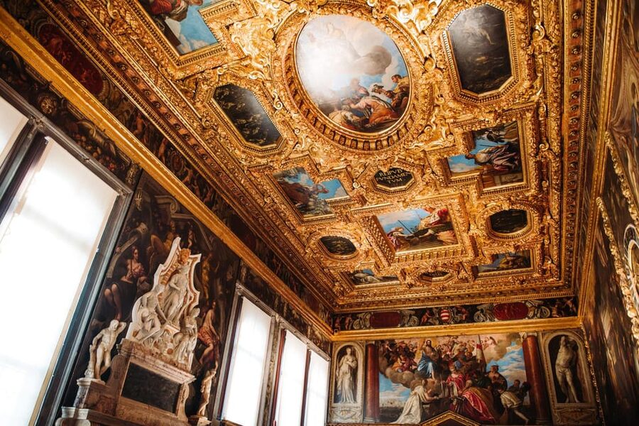 Venice: After-Hours St. Mark’s & Doge's Palace VIP Tour - The guides shape the evening
