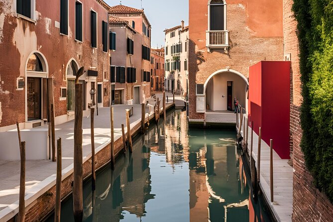 Venice Art Biennale 2026 Guided Tour with a Licensed Guide - National pavilions and international viewpoints