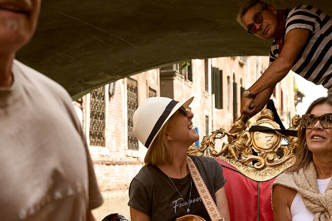 Venice Art Walking Tour with Gondola Ride - Why this Venice tour works as a first morning
