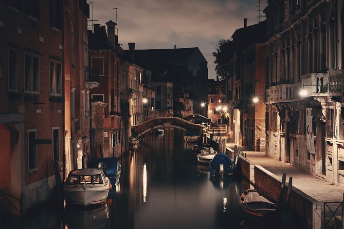 Venice at Sunset: Crimes, Legends and Mysteries - Campo de la Fava and the city’s narrow passageways