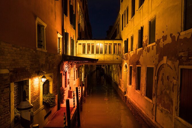 Venice at Sunset: Crimes, Legends and Mysteries - How the guides shape the experience