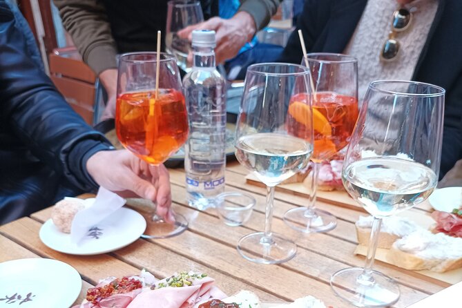 Venice Bacaro Food Tour: Eat and Drink like a Venetian - Seasonal cicchetti on Salizada del Pistor