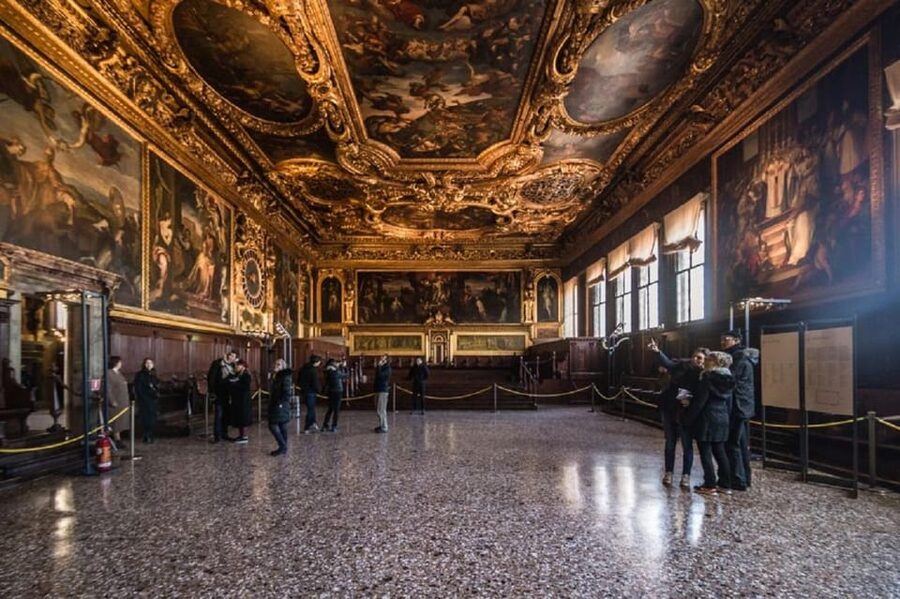 Venice: Basilica and Doge's Palace Priority Ticket and Tour - Doge’s Palace and the machinery of Venetian power