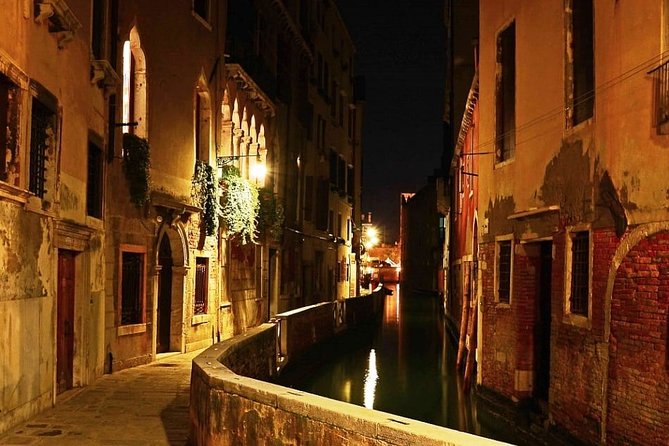 Venice by Night: Highlights & Hidden Gems Tour - Cannaregio after the crowds fade