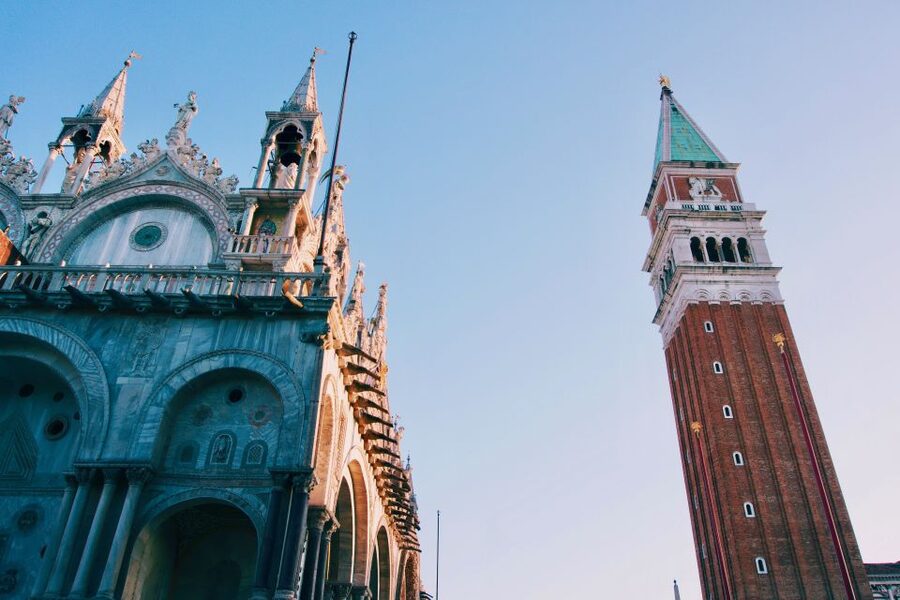 Venice: Byzantine Tour and Skip-the-Line St Mark's Basilica - Adding the shared gondola ride