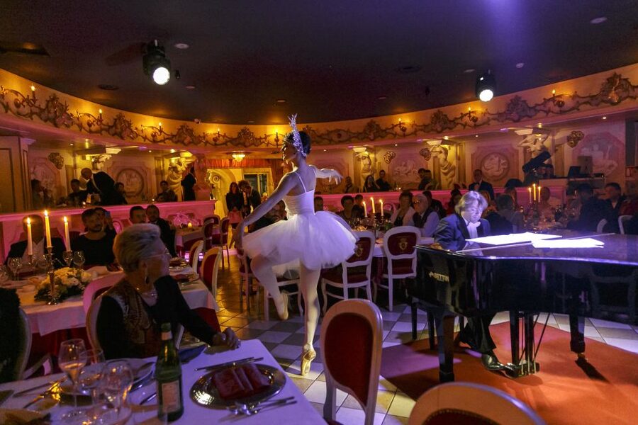 Venice: Cabaret Dinner Show - Reaching the mainland venue