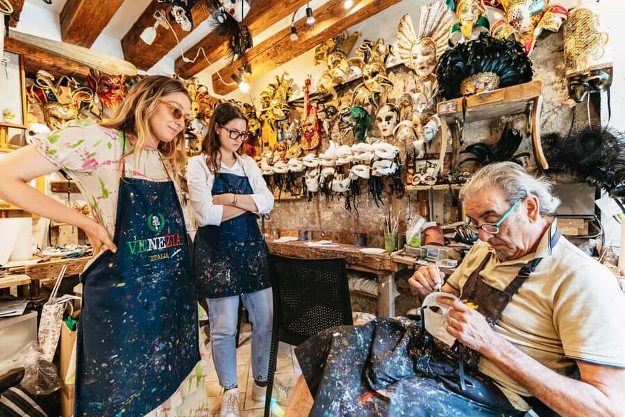 Venice: Carnival Mask Workshop - Key points at a glance