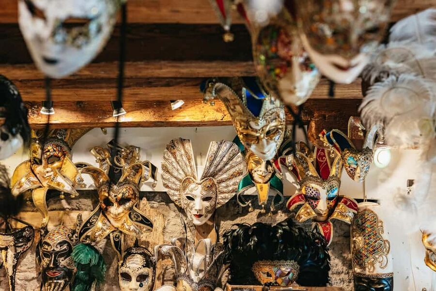 Venice: Carnival Mask Workshop - The painting process, layer by layer