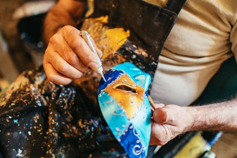 Venice: Carnival Mask Workshop - The setting can change the mood