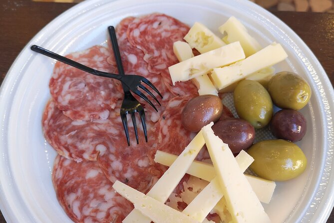 Venice Cicchetti, Spritz and Wine Tour with a Local Guide - What your first cicchetti stops reveal
