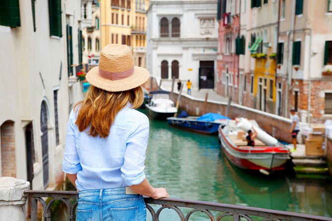 Venice Cicchetti, Spritz and Wine Tour with a Local Guide - The guides shape the experience