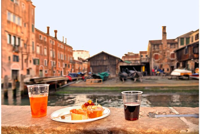 Venice Cicchetti, Spritz and Wine Tour with a Local Guide - Who will enjoy this Cannaregio food walk?