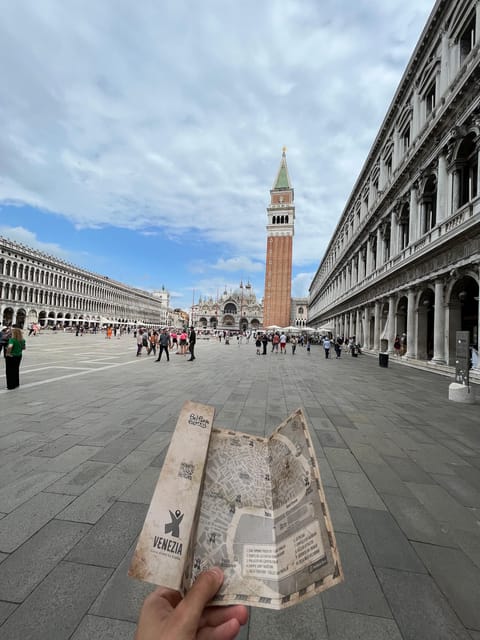 Venice City Escape: "Hunting for L'Omo dal Capelon" - A mystery instead of a standard Venice walk