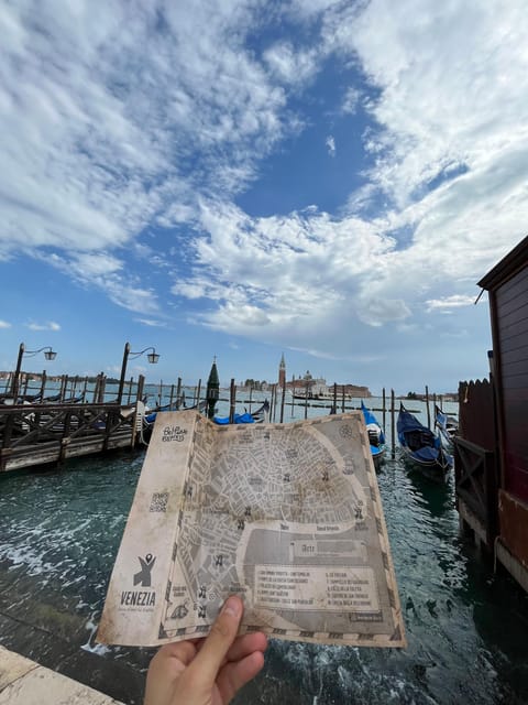 Venice City Escape: "Hunting for L'Omo dal Capelon" - Starting in Santa Croce at Calle Bergami