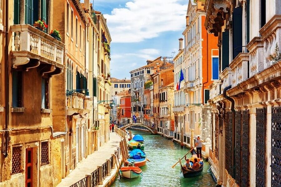 Venice: City Highlights and Hidden Gems Walking Tour - A quieter introduction to San Marco