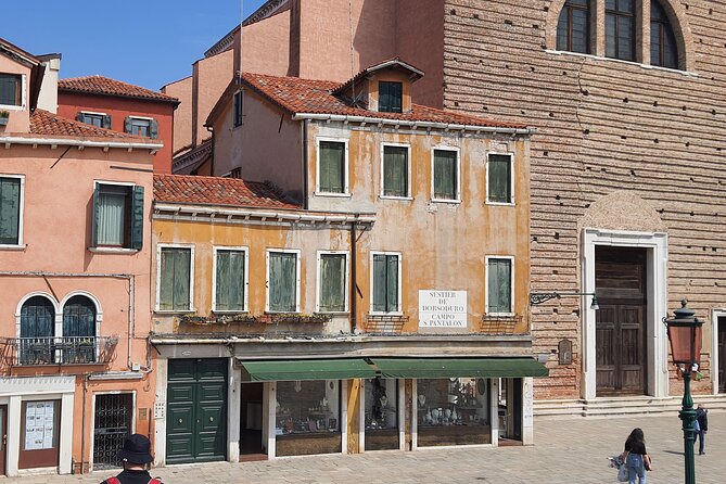 Venice City Highlights Guided Tour for Kids & Families - Campo San Bartolomeo and the city center