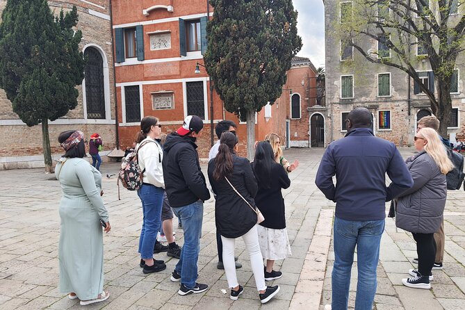 Venice City Highlights Small Group Tour with a local guide - Meeting near San Pantalon Church