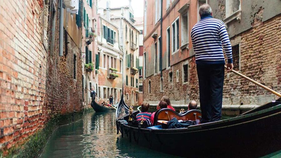 Venice: City Highlights Tour with St Mark's and Gondola Ride - St. Mark’s Square and the basilica choice