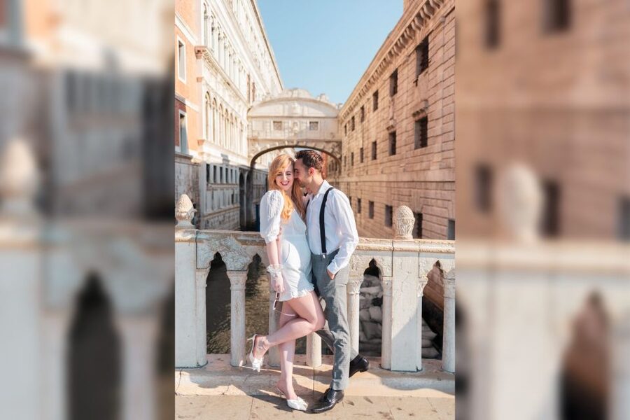 Venice: City Portrait Session with Professional Photographer - Doge’s Palace and the Bridge of Sighs