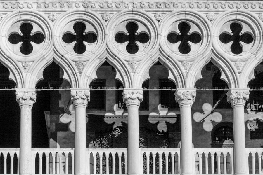 Venice: City Tour and Murano Glass Experience - Guides, language, and the private format