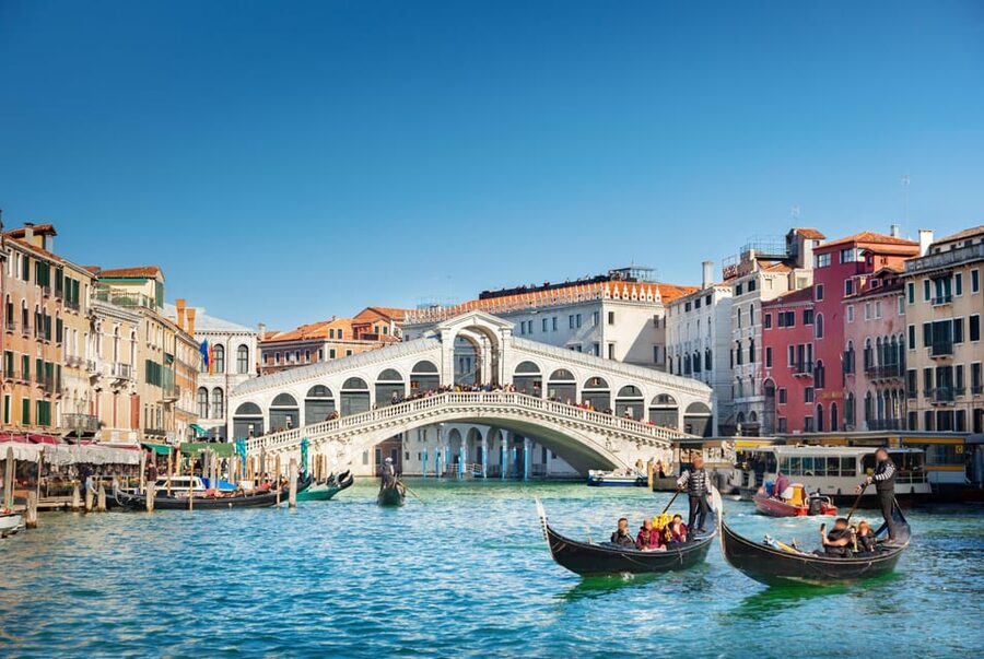 Venice City Walking Tour with an APP - From San Giacomo to Rialto’s market lanes