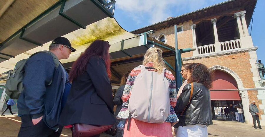 Venice: City Wonders Group Walking Tour with a Local Expert - Price, timing, and what you actually receive