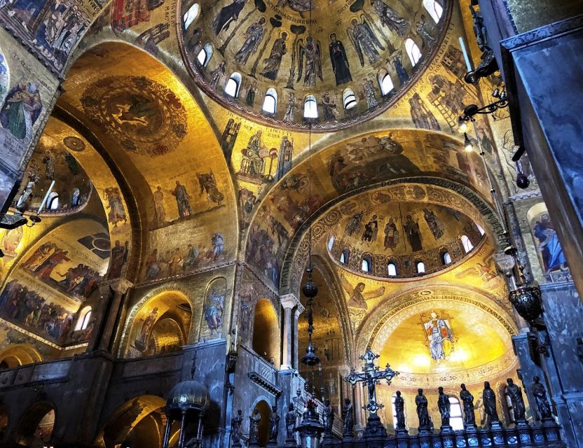 Venice Combo: Gondola, St. Mark’s Basilica Pala d'Oro option - What to wear and what to leave behind