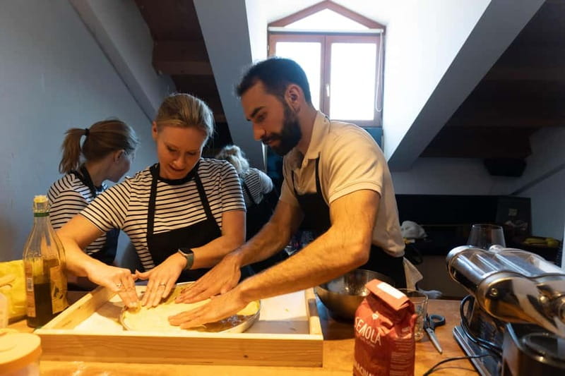 Venice: Cooking Class + Guitar Concert at Chef's Francesco - Choosing a recipe with a distinctly Italian feel