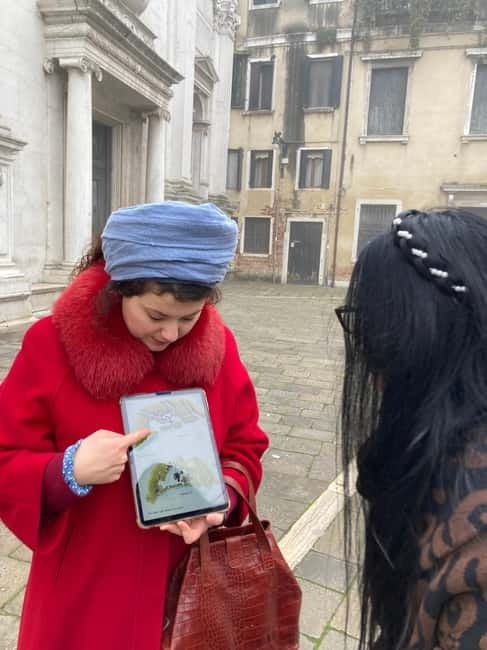 Venice: Crimes, Legends, and Mysteries Sunset Tour - The first stories: romance, power, and concealed motives