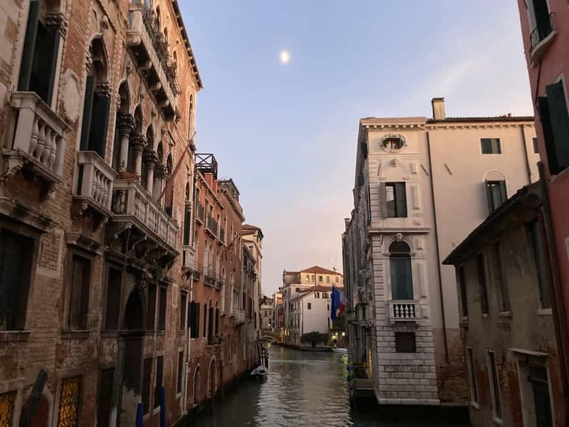 Venice: Crimes, Legends, and Mysteries Sunset Tour - Starting in Campo San Polo