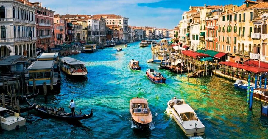 Venice: Day Excursion from Bergamo - Walking through Venice’s canals and narrow lanes