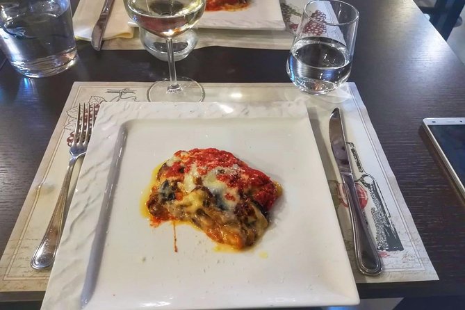 Venice Dinner Food Tour around Jewish Ghetto & Cannaregio Quarter - Entering the Jewish Ghetto