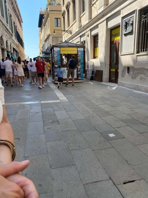 Venice : Discover Venice On Hidden Gems Guided Walking Tour - Walking the Mercerie back toward San Marco