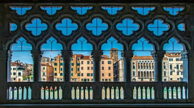 Venice: Doge Palace Guided Tour & Secret Itineraries Option - Why the Doge’s Palace still feels dramatic
