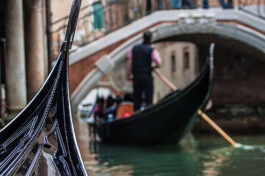 Venice: Doge's Palace and Basilica Tour with Gondola Ride - The 3:00 p.m. gondola ride