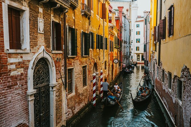 Venice: Doge's Palace and St. Mark's Basilica Fast Access Tour - What the 3.7 rating means in practical terms