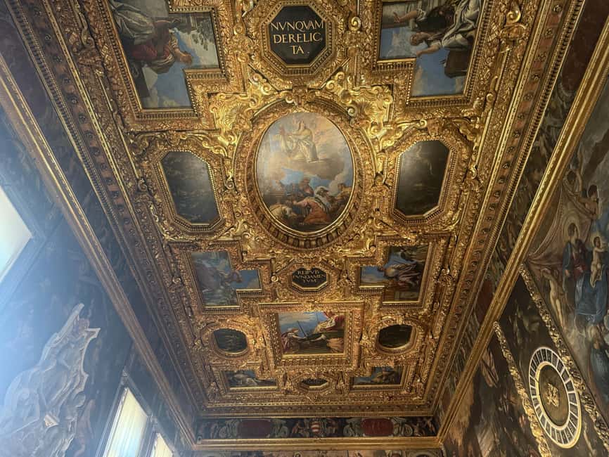 Venice: Doge's Palace and St. Mark's Basilica Guided Tour - Entering Doge’s Palace in 75 focused minutes