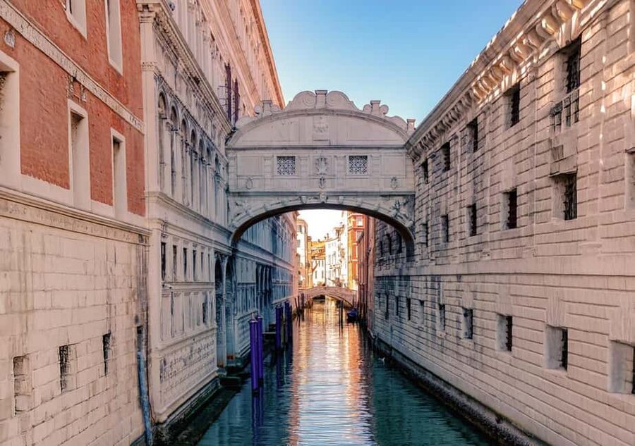 Venice: Doge's Palace and St Mark's Tour with Gondola Ride - Meeting in St Mark’s Square