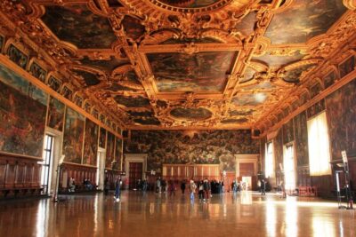 Doge’s Palace & Bridge of Sighs Small Group Tour