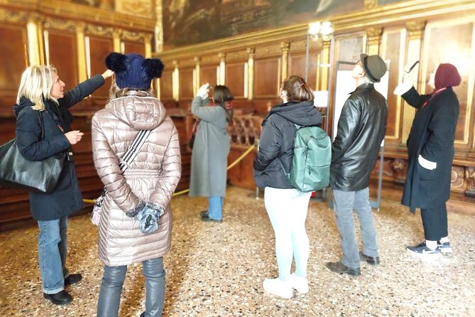 Venice: Doge's Palace Guided Tour With Tickets & Optional Gondola - Adding the 30-minute gondola ride