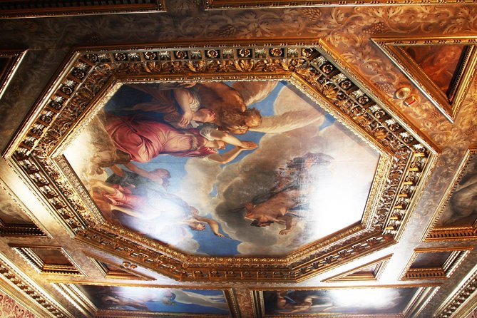 Venice: Doge’s Palace Prisons & Secret Itineraries Guided Tour - The attic and Piombi prison cells