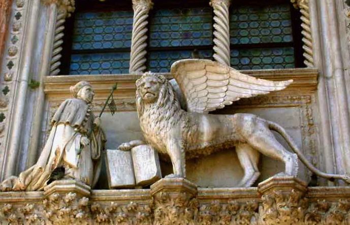 Venice: Doge's Palace & Saint Mark's Small Group Tour - Saint Mark’s Square sets the scene