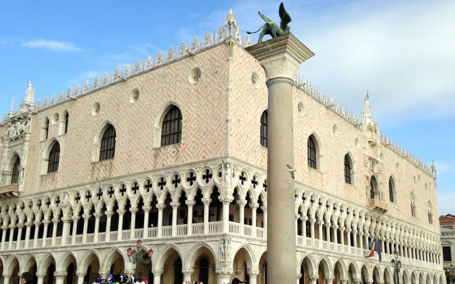 Venice: Doge's Palace & Saint Mark's Small Group Tour - Doge’s Palace reveals how Venice was run