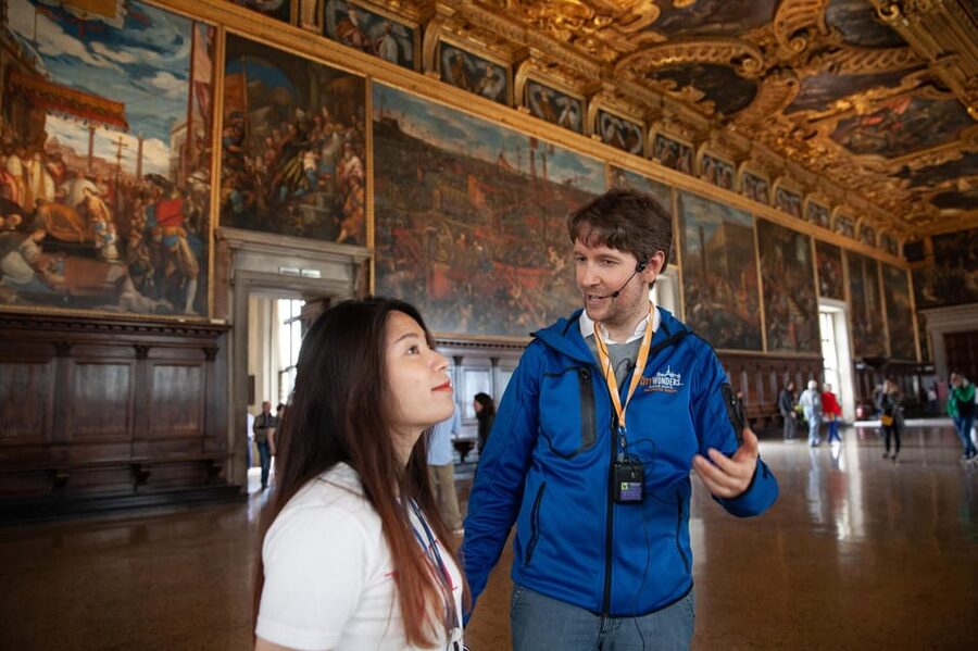 Venice: Doge's Palace Secret Itineraries Guided Tour - The torture chamber and secret police